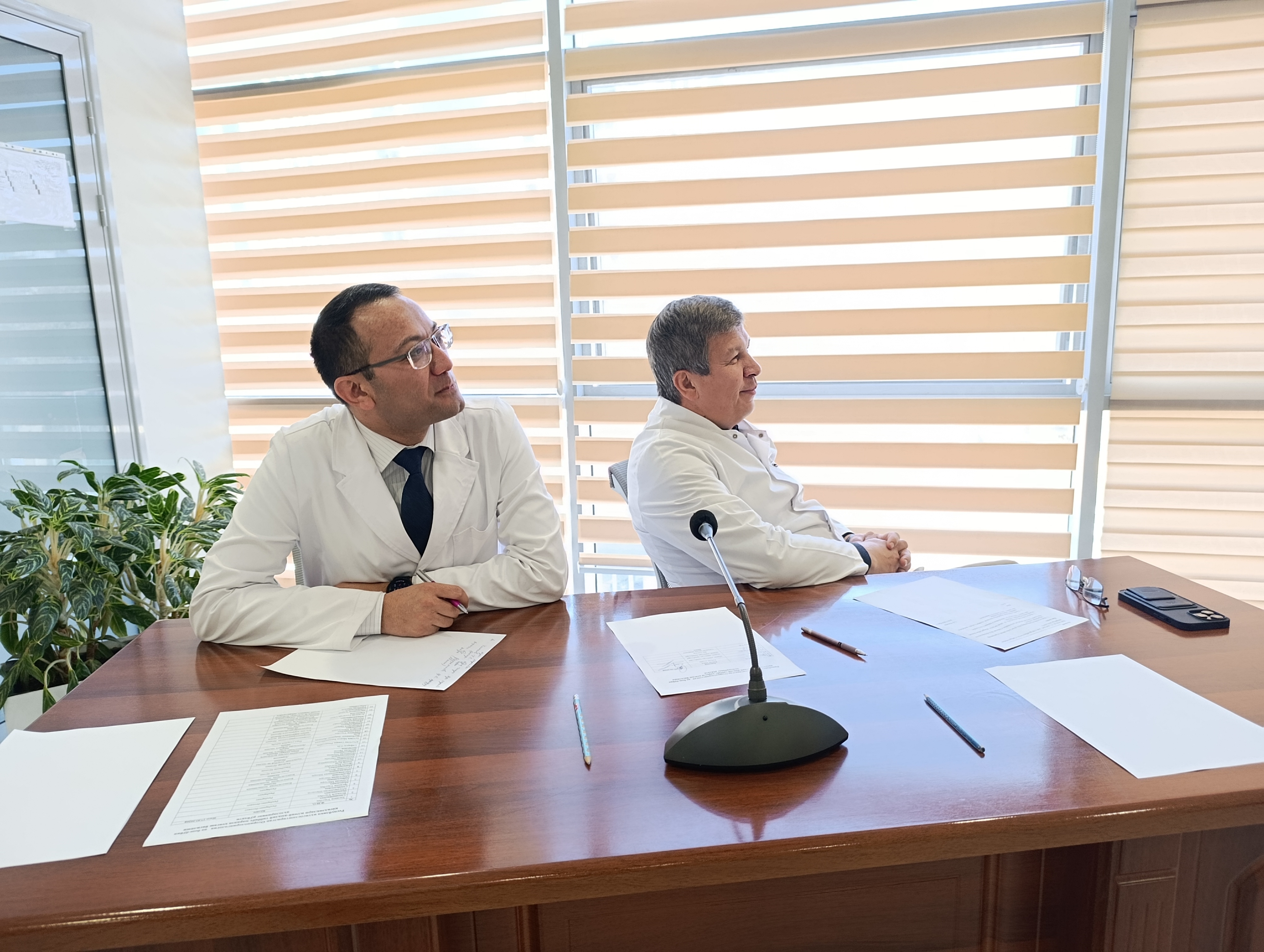 Respublika ixtisoslashtirilgan otorinolaringologiya va bosh-bo‘yin kasalliklari ilmiy-amaliy tibbiyot markazining 2025 yil yakunlari va kelgusidagi vazifalar bo‘yicha kengash yig‘ilishi bo‘lib o‘tdi.